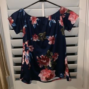 OFF THE SHOULDER FLORAL SHIRT